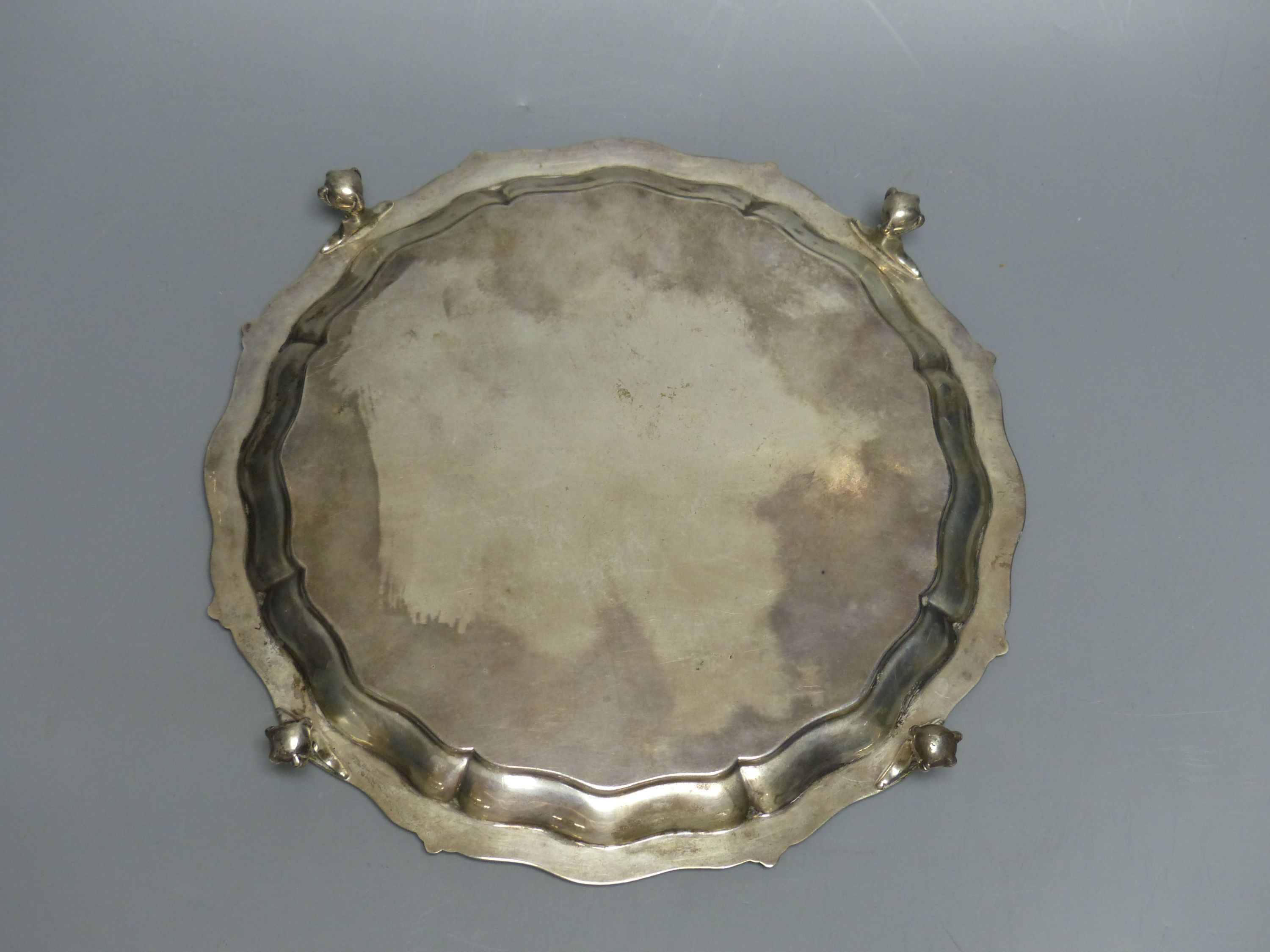 A George V silver salver, John Sherwood & Sons, Birmingham, 1910, 26.2cm,